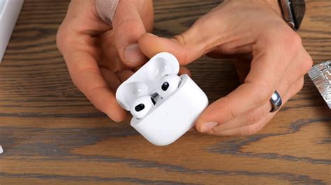 Совместимы ли оригинальные AirPods с не оригинальным кейсом?